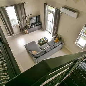 Apartment Choose To Be Happy At Ei8ht! - Super And Penthouse