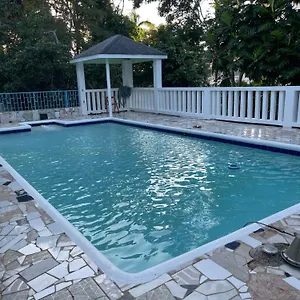 Peaceful Private With Exclusive Swimming Pool! Jamaica